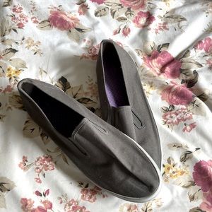 Womens simple grey running shoes